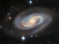 太阳质量1.7亿倍  螺旋星系核心藏超级怪兽